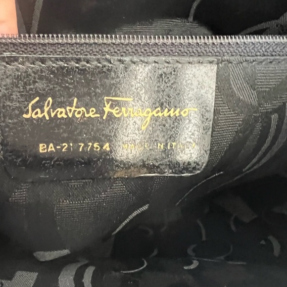 Salvatore Ferragamo Black Crocodile-Embossed Shoulder Bag - Picture 9 of 11